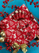 Load image into Gallery viewer, Aussie Christmas Scrunchie
