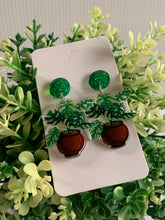 Load image into Gallery viewer, Monstera Earrings
